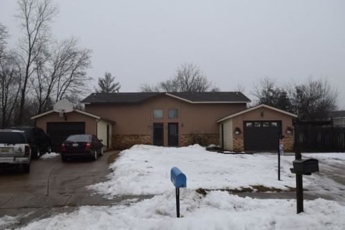 455 Pine Place St, Grand Rapids, MI 49548-6887