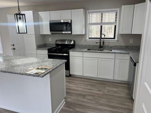 2831 Broxton Mill Ct, Lithonia GA  30039-6279 exterior