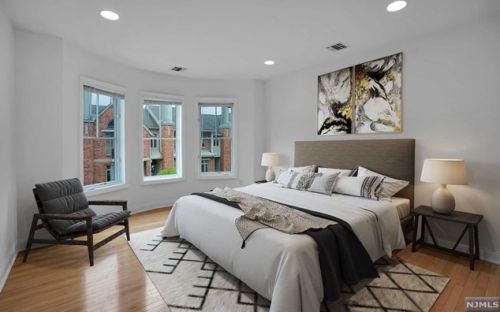 141 Hudson Cv, Edgewater NJ 07020-1480 exterior