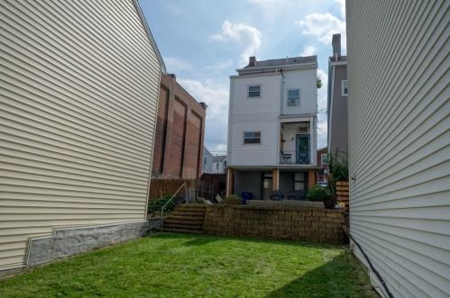 5133 Holmes St, Pittsburgh PA  15201-2433 exterior