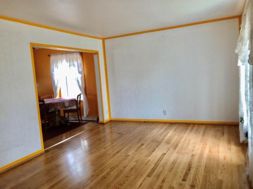 6415 Oklahoma Ave, Milwaukee, WI 53219-4146