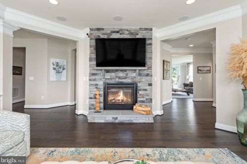 23073 Creighton Farms Dr, Leesburg VA 20175-6491 exterior