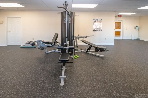 306 Regency Pl, Woodbridge NJ 07095-1036 exterior