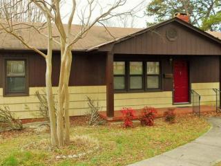 915 11th St, Albemarle, NC 28001-3552