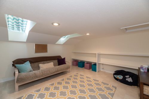 952 Eagle Lk Dr, Kalamazoo MI 49009-8429 exterior