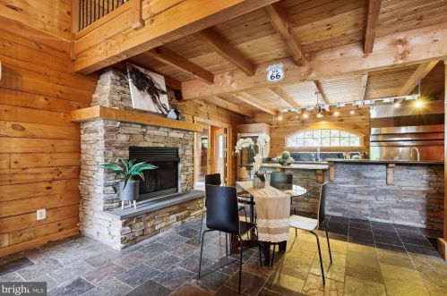 3432 Memorial St, Alexandria VA 22306-1548 exterior