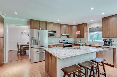 1998 Gainsborough Dr, Atlanta GA 30341-1017 exterior