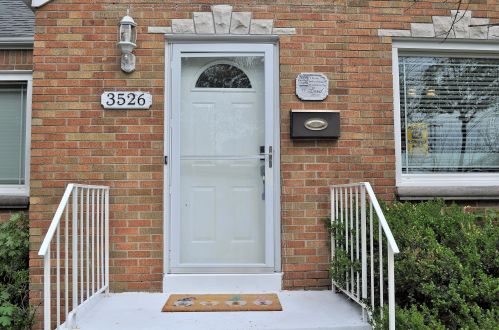 3526 84th St, Milwaukee, WI 53228-1502