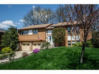 501 Arthur Dr, Moon Twp PA  15108-1034 exterior