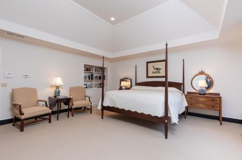 1552 Barrington Ct, Atlanta GA exterior