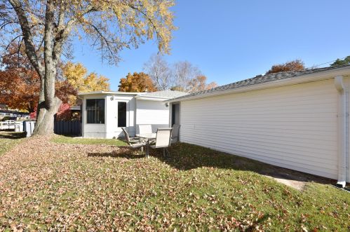 5606 Prt Ave, Milwaukee WI 53223-4121 exterior