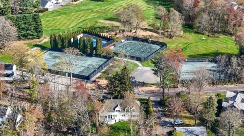 42 Kings Hwy, Westport CT  06880-4710 exterior