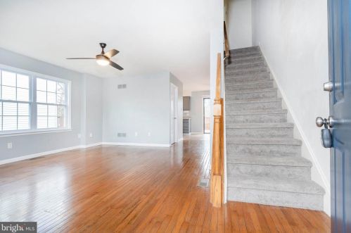 33 Mactavish Ct, New Castle DE  19720-6525 exterior