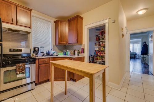 5755 Washtenaw Ave, Chicago IL 60659-3912 exterior