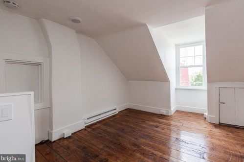 216 James St, Lancaster PA 17603-2910 exterior