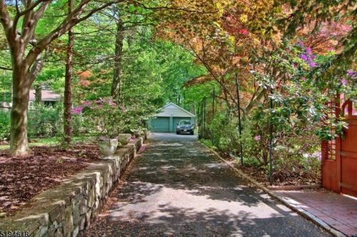 22 Cedar Lk, Parsippany NJ 07834-1805 exterior