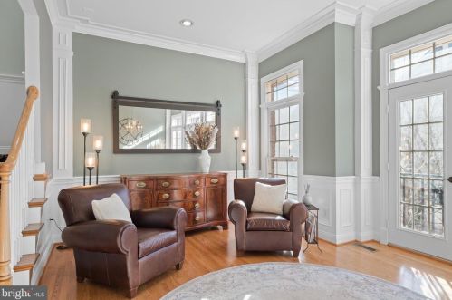 5235 Bessley Pl, Alexandria VA 22304-8646 exterior