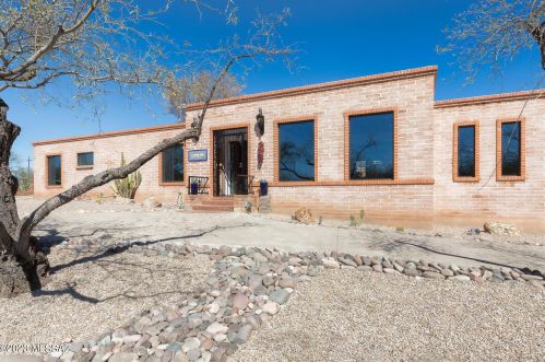 7741 Camino Bavispe, Tucson, AZ 85715-3707