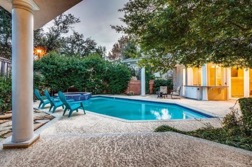 17916 Castle Bnd Dr, Dallas TX 75287-6800 exterior