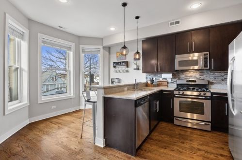 4737 Damen Ave, Chicago, IL 60625-1478