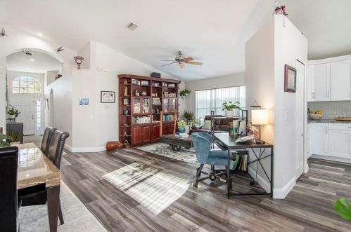 12219 Bishopsford Dr, Tampa FL 33626-1317 exterior