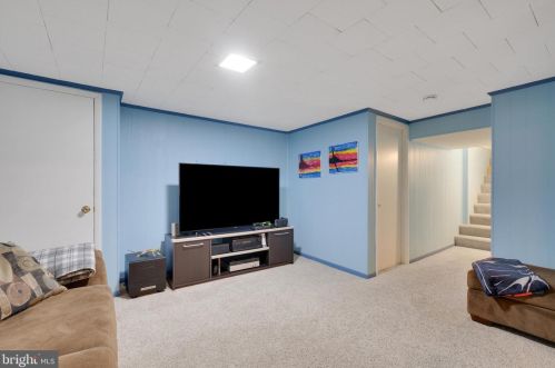 11601 Magruder Ln, Rockville MD 20852-4369 exterior