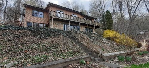 65687 North Dr, Cassopolis, MI 49031-8590