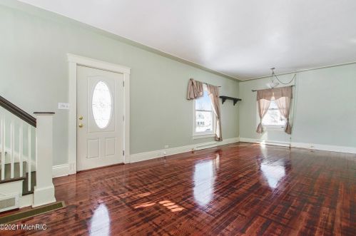 522 Broas St, Belding, MI 48809-1911