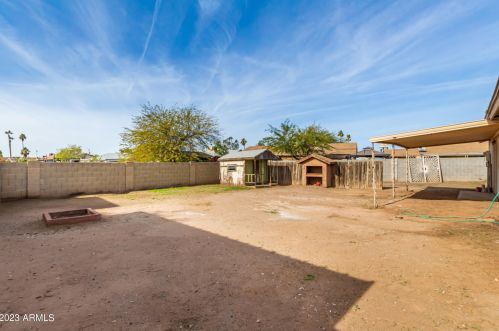 1636 61 St, Phoenix AZ 85033-1714 exterior