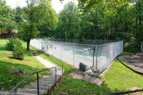 11907 Bargate Ct, Rockville MD 20852-4117 exterior