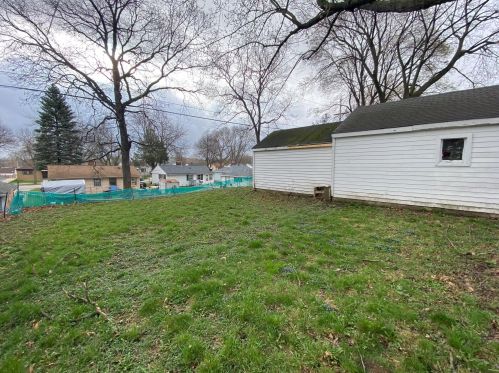 2840 51st St, Milwaukee, WI 53219-3320