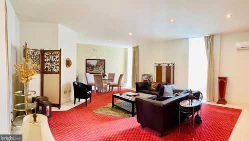 1289 Ballantrae Farm Dr, Mc Lean VA 22101-3027 exterior