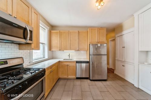 6214 Magnolia Ave, Chicago IL 60626-5306 exterior