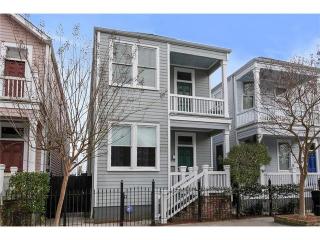 2624 Chippewa St, New Orleans LA  70130-5428 exterior