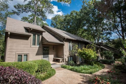 4128 D Youville Trce, Atlanta GA  30341-1433 exterior