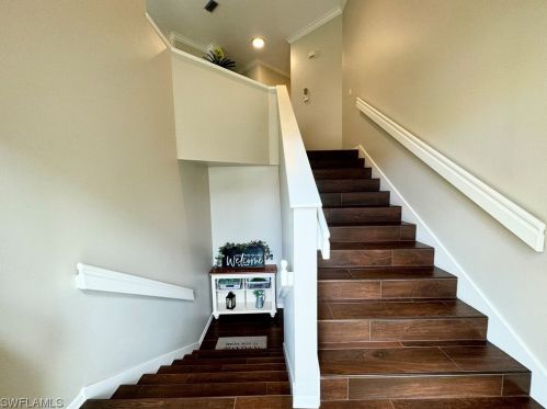 1061 Egrets Walk Cir, Naples, FL 34108-2427