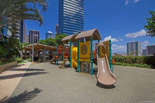 1200 Queen Emma St, Honolulu HI  96813-6300 exterior