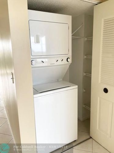 17 Royal Palm Way, Boca Raton FL  33432-8758 exterior