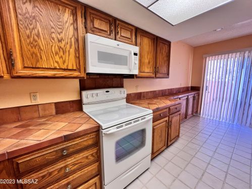 5528 Camino Arenosa, Tucson AZ  85718-5417 exterior