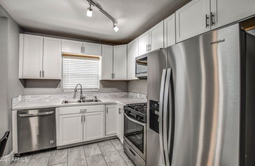 1512 Cypress St, Phoenix AZ 85009-2808 exterior