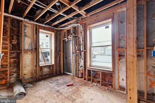 3765 18 St, Philadelphia PA 19140-3508 exterior