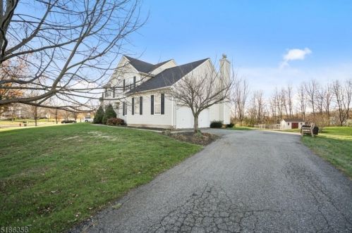 24 Dorset Dr, Hackettstown NJ  07840-5010 exterior