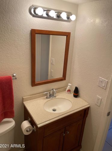 8224 33rd Ave, Phoenix AZ 85017-2303 exterior