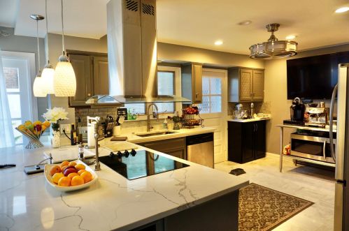 1945 74th Ct, Chicago, IL 60707-3730