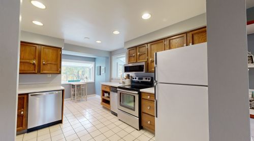 525 Penn Vista Dr, Pittsburgh PA  15235-4242 exterior