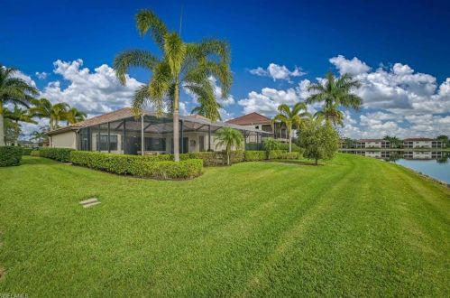 10130 Biscayne Bay Ln, Naples FL 34120-3754 exterior