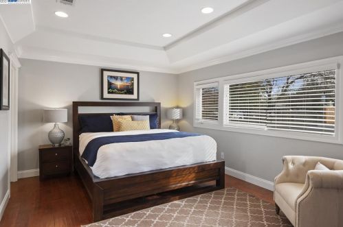 1870 Elinora Dr, Concord CA 94523-2815 exterior