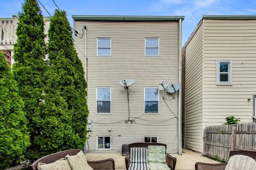 2513 Walton St, Chicago IL 60622-4510 exterior