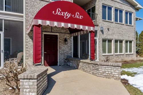 66 Cherokee Cir, Madison, WI 53704-7818