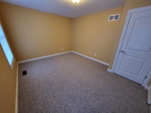 1 Crabapple Ct, Saint Louis MO 63132-3422 exterior